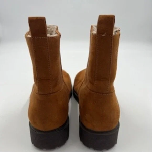 American Eagle Womens Cognac Brown Faux Suede Sherpa Lined Chelsea Boots Size 9 - Picture 2 of 9